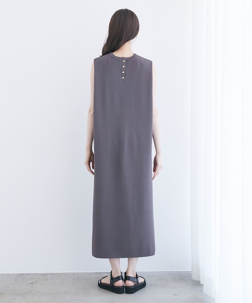 VIS（ビス）の「バックメタル釦肩タックAラインニットワンピース（ワンピース・レディース・ダークグリーン/ブラウン/オレンジ/スミクロ・FREE）」の5枚目の写真