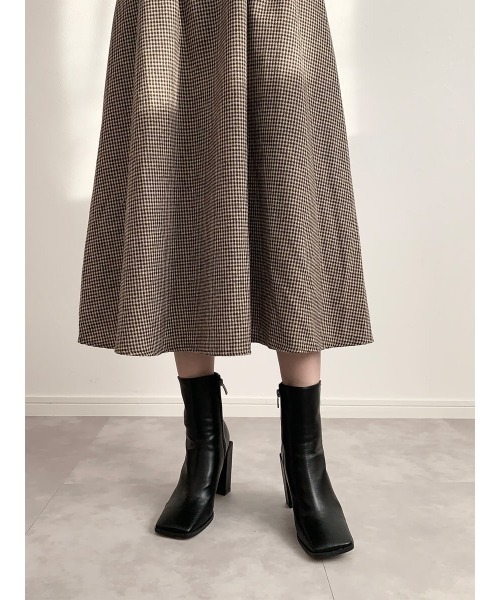 amel（エイメル）の「スクエアトゥヒールブーツ（ブーツ・レディース・ブラック・23.5cm/24.5cm/23.0cm/24.0cm）」の7枚目の写真