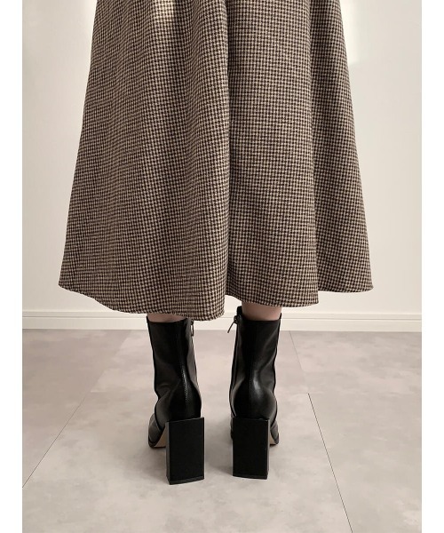 amel（エイメル）の「スクエアトゥヒールブーツ（ブーツ・レディース・ブラック・23.5cm/24.5cm/23.0cm/24.0cm）」の10枚目の写真
