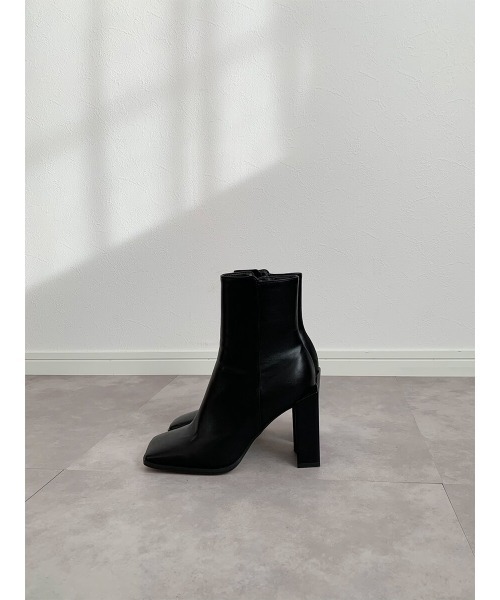 amel（エイメル）の「スクエアトゥヒールブーツ（ブーツ・レディース・ブラック・23.5cm/24.5cm/23.0cm/24.0cm）」の12枚目の写真