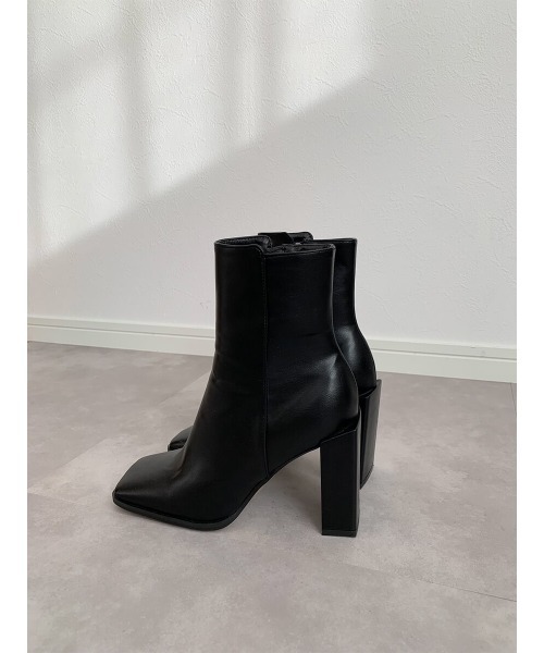 amel（エイメル）の「スクエアトゥヒールブーツ（ブーツ・レディース・ブラック・23.5cm/24.5cm/23.0cm/24.0cm）」の13枚目の写真