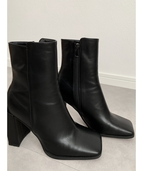 amel（エイメル）の「スクエアトゥヒールブーツ（ブーツ・レディース・ブラック・23.5cm/24.5cm/23.0cm/24.0cm）」の15枚目の写真
