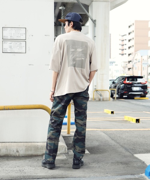 Mark Gonzales（マーク・ゴンザレス）の「Mark Gonzales / マークゴンザレス 別注 コラボ オーバーサイズ ヘビーウェイト 刺繍 ロゴ ビッグシルエット プリント Tシャツ（Tシャツ/カットソー・メンズ・ホワイト系その他/ブラック系その他/グレー系その他/ブルー系その他/ホワイト系その他2/ホワイト系その他3/ホワイト系その他4/ブラック系その他2/グレー系その他2/ブルー系その他2/ホワイト系その他5/ブラック系その他3・MEDIUM/LARGE）」の15枚目の写真