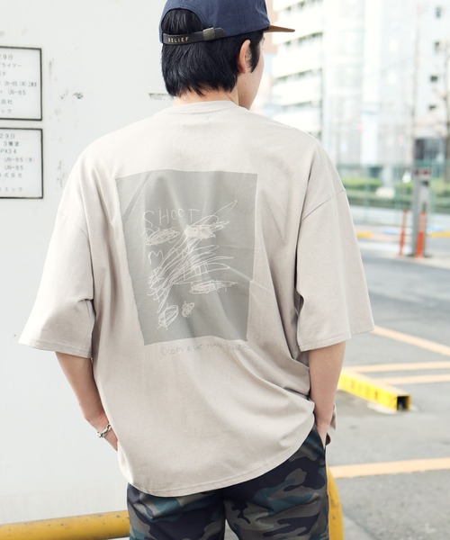 Mark Gonzales（マーク・ゴンザレス）の「Mark Gonzales / マークゴンザレス 別注 コラボ オーバーサイズ ヘビーウェイト 刺繍 ロゴ ビッグシルエット プリント Tシャツ（Tシャツ/カットソー・メンズ・ホワイト系その他/ブラック系その他/グレー系その他/ブルー系その他/ホワイト系その他2/ホワイト系その他3/ホワイト系その他4/ブラック系その他2/グレー系その他2/ブルー系その他2/ホワイト系その他5/ブラック系その他3・MEDIUM/LARGE）」の16枚目の写真