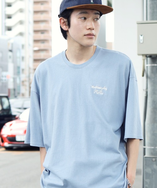 Mark Gonzales（マーク・ゴンザレス）の「Mark Gonzales / マークゴンザレス 別注 コラボ オーバーサイズ ヘビーウェイト 刺繍 ロゴ ビッグシルエット プリント Tシャツ（Tシャツ/カットソー・メンズ・ホワイト系その他/ブラック系その他/グレー系その他/ブルー系その他/ホワイト系その他2/ホワイト系その他3/ホワイト系その他4/ブラック系その他2/グレー系その他2/ブルー系その他2/ホワイト系その他5/ブラック系その他3・MEDIUM/LARGE）」の17枚目の写真