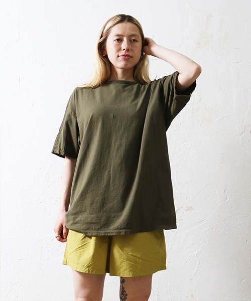 DOWN ON THE CORNER(ダウンオンザコーナー)の「【SAWINTO別注】S/S HEMP COTTON TEE SZ SOLID(Tシャツ/カットソー・メンズ・オリーブ/ブラック系その他・LARGE/SMALL/MEDIUM/X-LARGE)」の4枚目の写真