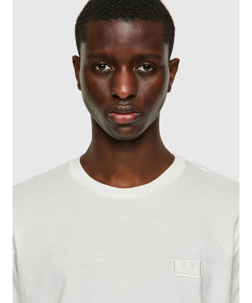 DIESEL（ディーゼル）の「メンズ Tシャツ サステナブル（Tシャツ/カットソー・メンズ・ブラック/ピンク/ホワイト/その他/ブルー系その他・SMALL/X-LARGE/LARGE/MEDIUM/X-SMALL/XX-LARGE/XXX-LARGE）」の19枚目の写真