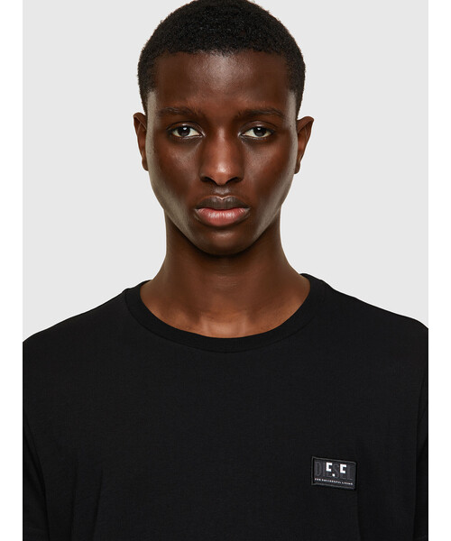 DIESEL（ディーゼル）の「メンズ Tシャツ サステナブル（Tシャツ/カットソー・メンズ・ブラック/ピンク/ホワイト/その他/ブルー系その他・SMALL/X-LARGE/LARGE/MEDIUM/X-SMALL/XX-LARGE/XXX-LARGE）」の7枚目の写真