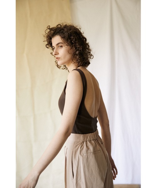 BLACK BY MOUSSY(ブラックバイマウジー)の「washable backless tank(ウォッシャブルバックレスタンク)(タンクトップ・レディース・ブラウン/オレンジ・FREE)」の7枚目の写真
