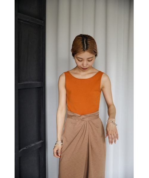 BLACK BY MOUSSY(ブラックバイマウジー)の「washable backless tank(ウォッシャブルバックレスタンク)(タンクトップ・レディース・ブラウン/オレンジ・FREE)」の12枚目の写真