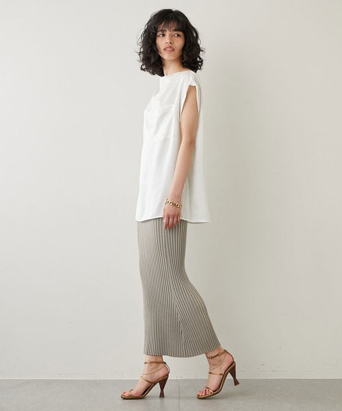 Whim Gazette（ウィムガゼット）の「サテンワッシャーノースリブラウス