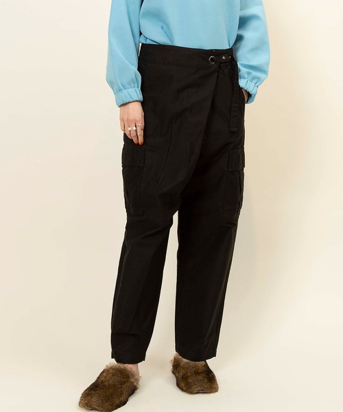 Johnbull(ジョンブル)の「ミリタリーラップパンツ(カーゴパンツ・レディース・ブラック/ベージュ/オリーブ・SMALL/MEDIUM/X-SMALL)」の4枚目の写真