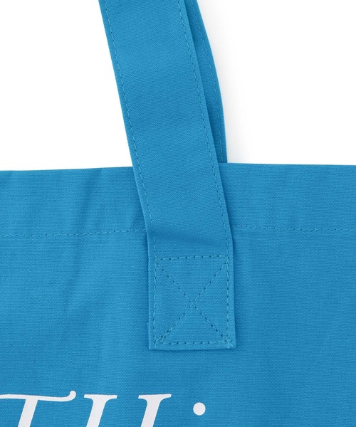 NERGY（ナージー）の「【YEAR OF OURS】ロゴプリントビッグトートバッグ（トートバッグ・レディース・ブルー・FREE）」の4枚目の写真