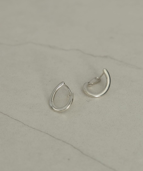 SMELLY(スメリー)の「silver925クロスピアス(ピアス(両耳用)・レディース・シルバー/ゴールド・-)」の2枚目の写真