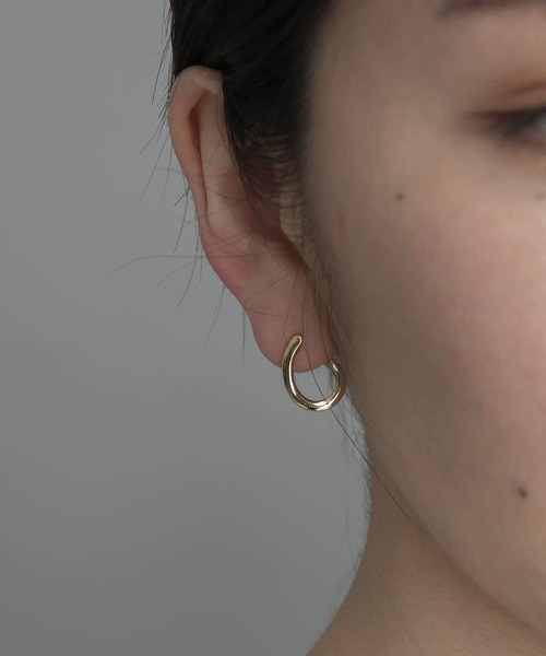 SMELLY(スメリー)の「silver925クロスピアス(ピアス(両耳用)・レディース・シルバー/ゴールド・-)」の4枚目の写真