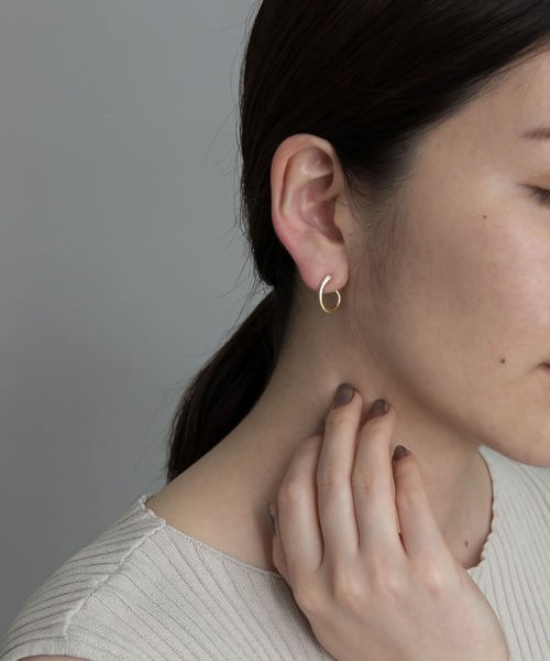 SMELLY(スメリー)の「silver925クロスピアス(ピアス(両耳用)・レディース・シルバー/ゴールド・-)」の6枚目の写真
