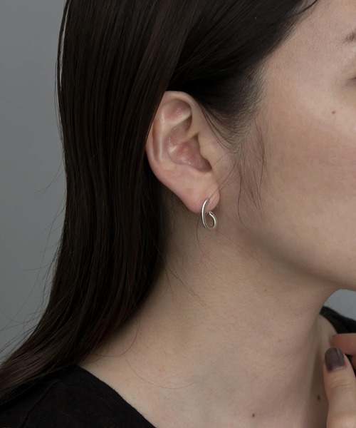 SMELLY(スメリー)の「silver925クロスピアス(ピアス(両耳用)・レディース・シルバー/ゴールド・-)」の9枚目の写真