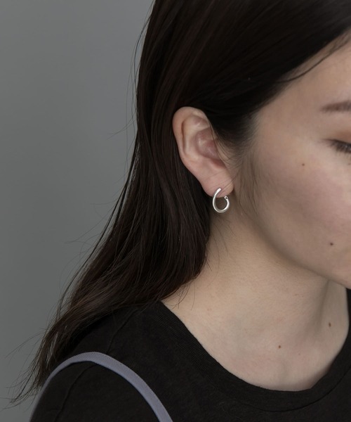 SMELLY(スメリー)の「silver925クロスピアス(ピアス(両耳用)・レディース・シルバー/ゴールド・-)」の10枚目の写真