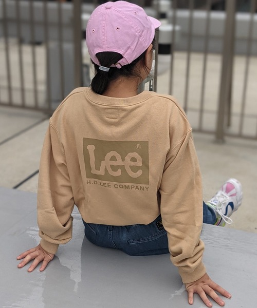 Lee（リー）の「Lee/リー キッズ　コットン裏毛 BOXロゴプリント入り クルースウェット（スウェット・キッズ・ブラック/ベージュ/ピンク/ブルー/ホワイト/グレー/グリーン/スモークピンク・130/140/150）」の4枚目の写真