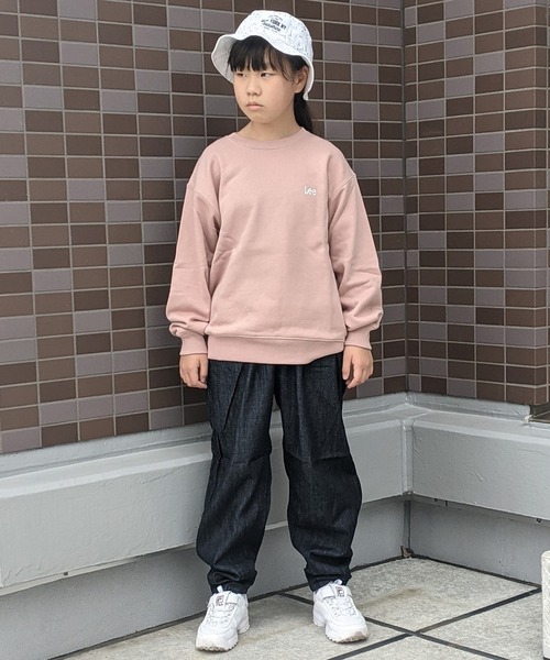 Lee（リー）の「Lee/リー キッズ　コットン裏毛 BOXロゴプリント入り クルースウェット（スウェット・キッズ・ブラック/ベージュ/ピンク/ブルー/ホワイト/グレー/グリーン/スモークピンク・130/140/150）」の12枚目の写真