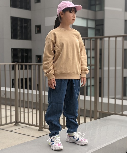 Lee（リー）の「Lee/リー キッズ　コットン裏毛 BOXロゴプリント入り クルースウェット（スウェット・キッズ・ブラック/ベージュ/ピンク/ブルー/ホワイト/グレー/グリーン/スモークピンク・130/140/150）」の19枚目の写真