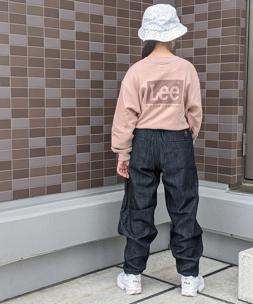 Lee（リー）の「Lee/リー キッズ　コットン裏毛 BOXロゴプリント入り クルースウェット（スウェット・キッズ・ブラック/ベージュ/ピンク/ブルー/ホワイト/グレー/グリーン/スモークピンク・130/140/150）」の16枚目の写真