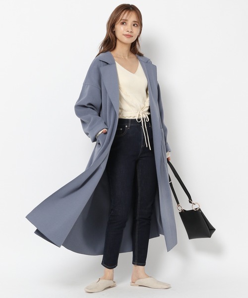 mysty woman(ミスティウーマン)の「【天然アロマサシェ付き】スリット入りですっきり。軽いのにあたたかい!ボリュームガウンコート 214638(チェスターコート・レディース・アイボリー/モカ/グレイッシュブルー/チャコール/ブルーパープル・FREE)」の9枚目の写真