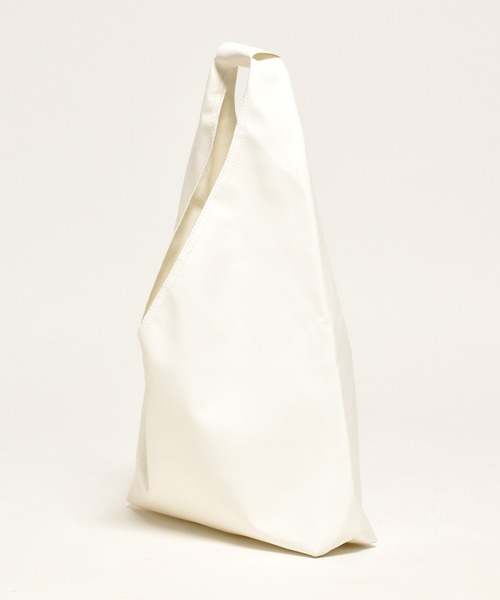 SVEC（シュベック）の「ミニマル トライアングル トートバッグ（トートバッグ・レディース・ブラック/ホワイト/ブラウン/アイボリー・FREE）」の15枚目の写真