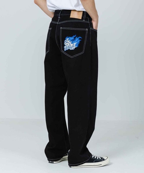 XLARGE（エクストララージ）の「BURNING DICE PANTS（デニムパンツ・メンズ・ブラック/ライトインディゴブルー・30inch/32inch/34inch/36inch）」の17枚目の写真