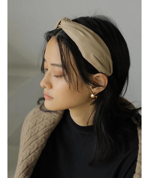 AMERICAN HOLIC（アメリカンホリック）の「フェイクレザークロスカチューシャ（その他ヘアアクセサリー・レディース・ブラック/ベージュ・FREE）」の5枚目の写真