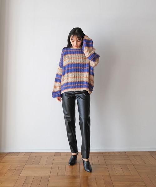 AKTE（アクテ）の「フェイクレザースリムパンツ（その他パンツ・レディース・ホワイト/ブラック・SHORT/TALL）」の7枚目の写真