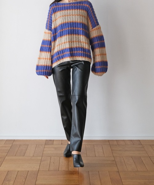 AKTE（アクテ）の「フェイクレザースリムパンツ（その他パンツ・レディース・ホワイト/ブラック・SHORT/TALL）」の8枚目の写真