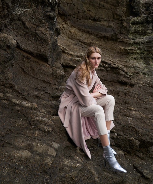 AKTE（アクテ）の「フェイクレザースリムパンツ（その他パンツ・レディース・ホワイト/ブラック・SHORT/TALL）」の16枚目の写真