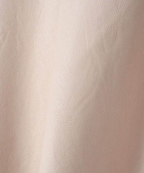 AKTE（アクテ）の「フェイクレザースリムパンツ（その他パンツ・レディース・ホワイト/ブラック・SHORT/TALL）」の22枚目の写真