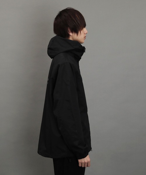 HUF（ハフ）の「HUF / ハフ ESSENTIALS ZIP STANDARD SHELL ナイロン マウンテンパーカー（マウンテンパーカー・メンズ・ブラック・SMALL/MEDIUM/LARGE/X-LARGE/XX-LARGE）」の20枚目の写真