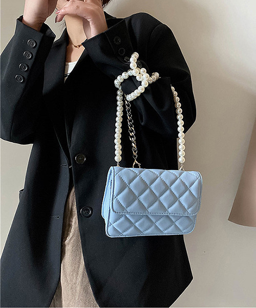 c.u.l（シーユーエル）の「【c.u.l】パールチェーンキルティングミニバッグ cula319（ショルダーバッグ・レディース・ブラック/ピンク/アイボリー/ブルー・FREE）」の13枚目の写真