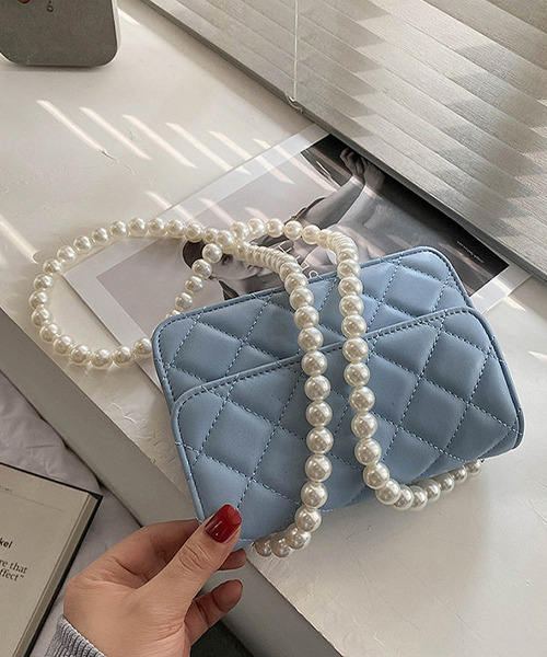 c.u.l（シーユーエル）の「【c.u.l】パールチェーンキルティングミニバッグ cula319（ショルダーバッグ・レディース・ブラック/ピンク/アイボリー/ブルー・FREE）」の15枚目の写真