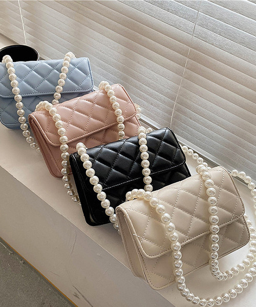 c.u.l（シーユーエル）の「【c.u.l】パールチェーンキルティングミニバッグ cula319（ショルダーバッグ・レディース・ブラック/ピンク/アイボリー/ブルー・FREE）」の18枚目の写真