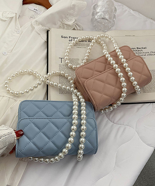 c.u.l（シーユーエル）の「【c.u.l】パールチェーンキルティングミニバッグ cula319（ショルダーバッグ・レディース・ブラック/ピンク/アイボリー/ブルー・FREE）」の19枚目の写真