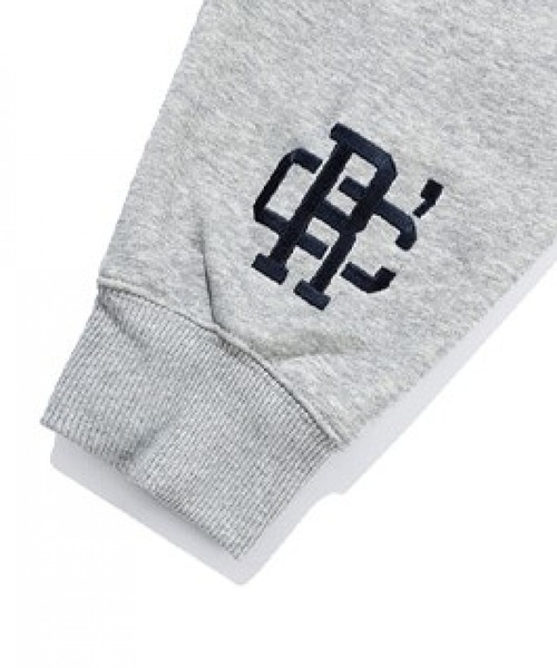 ROMANTIC CROWN（ロマンティッククラウン）の「【UNISEX】ROMANTIC CROWN／CLUB FLAGパーカー  2219748（パーカー・レディース・カーキ/ネイビー/グレー・LARGE/X-LARGE/MEDIUM）」の4枚目の写真