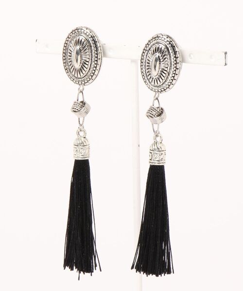 tone(トーン)の「【MOMOKINOKO】コンチョロングタッセル(pierce)(MA)(ピアス(両耳用)・レディース・ブラック/グレー/アイボリー/グリーン/ネイビー/ホワイト・FREE)」の8枚目の写真
