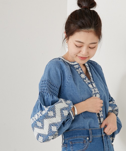 CIAOPANIC TYPY（チャオパニックティピー）の「indiaデニム刺繍シャツジャケット（シャツ/ブラウス・レディース・ブルー・ONE SIZE）」の3枚目の写真