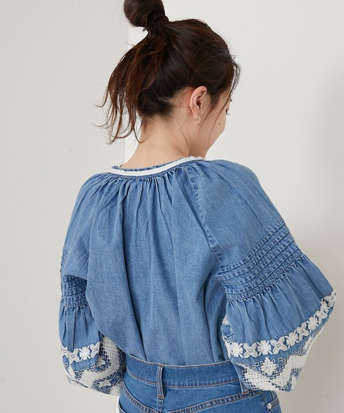 CIAOPANIC TYPY（チャオパニックティピー）の「indiaデニム刺繍シャツジャケット（シャツ/ブラウス・レディース・ブルー・ONE SIZE）」の4枚目の写真