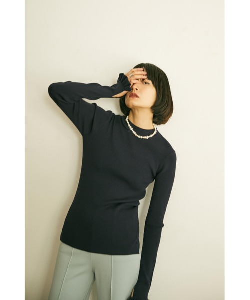 ★美品・完売★HeRIN.CYE / カフ フリルミドルネックトップス HeRIN.CYE（ヘリンドットサイ）の「Cuff frill middle neck tops
