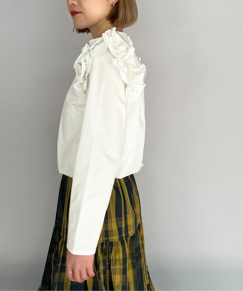 PICCIN（ピッチン）の「肩フリル後パールボタンブラウス（シャツ/ブラウス・レディース・ブラック/オフホワイト・M）」の5枚目の写真