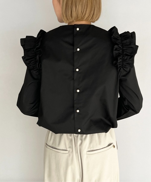PICCIN（ピッチン）の「肩フリル後パールボタンブラウス（シャツ/ブラウス・レディース・ブラック/オフホワイト・M）」の15枚目の写真