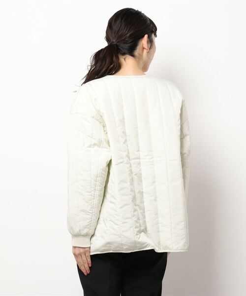 Samansa Mos2 blue(サマンサモスモスブルー)の「キルトジャケット(ノーカラージャケット・レディース・グリーン/サックスブルー/オフホワイト・フリ-)」の5枚目の写真