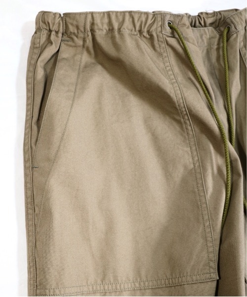 C.E.L.STORE（セルストア）の「MADE IN STANDARD / メイドインスタンダード FATIGUE OVER TROUSERS COTTON TYPEWRITER ファティーグオーバートラウザー（チノパンツ・メンズ・オリーブ/ブラック/カーキ・MEDIUM/LARGE）」の18枚目の写真