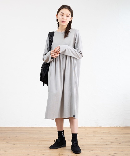 MILKFED.（ミルクフェド）の「LAYERED GATHERED DRESS（ワンピース・レディース・オフホワイト/ブラック/ライトグレー/ライトピンク・ONE SIZE）」の3枚目の写真