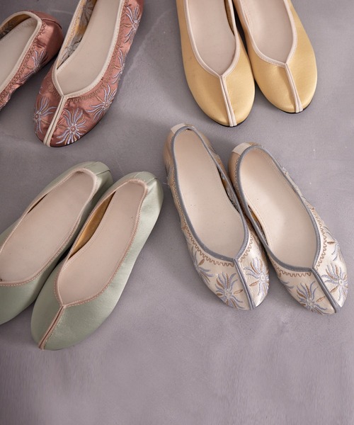 SALON adam et rope'（サロン アダム エ ロペ）の「フラットチャイナシューズ（パンプス・レディース・ブラック/イエロー/ライトグリーン・38/39/37）」の10枚目の写真